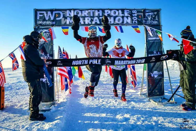Joanna Mędraś wraz z mężem wbiega na metę North Pole Marathon