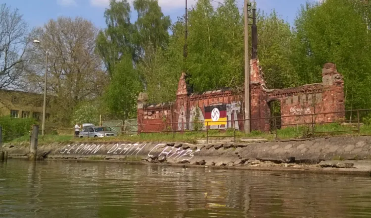 Nietypowe malowidło pojawiło się przy opływie Motławy w Gdańsku.