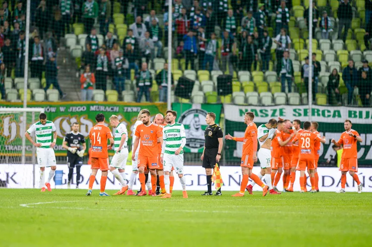 Po piątkowym meczu piłkarze Lechii Gdańsk mogli jedynie spuścić głowy.