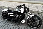 Skradziony motocykl to model Harley Davidson Dyna Wide Glide z 2013 r. 