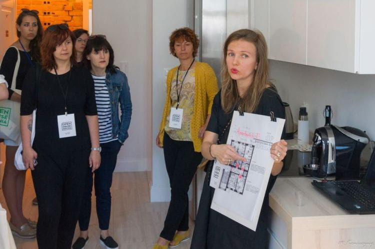 Open House Gdynia 2017. Uczestnicy mają okazję dowiedzieć się, jak właściciele odwiedzanych mieszkań zmienili ich przestrzeń. 