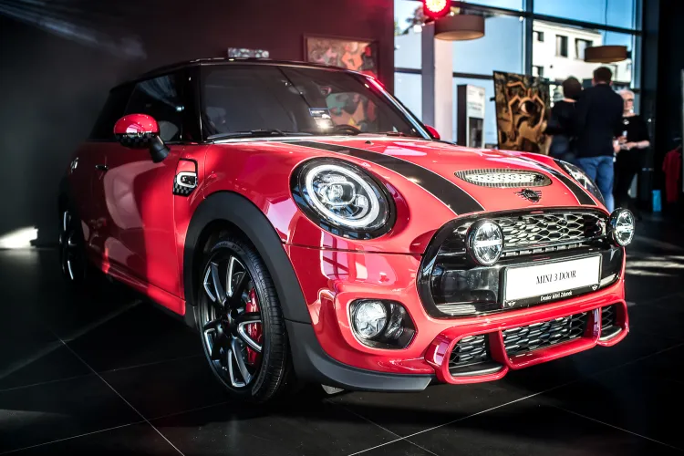 Odświeżony Mini Hatch.