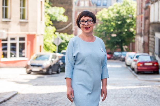Elżbieta Jachlewska została kandydatką Lepszego Gdańska na prezydenta Gdańska. Jest ekonomistką, absolwentką  europeistyki. Od 25 lat zarządza finansami w firmach i organizacjach. Ekspertka prawa pracy, rachunkowości i przedsiębiorczości, przez 15 lat prowadziła własną działalność gospodarczą.  W zeszłym roku przyjęła propozycję objęcia funkcji prezeski w Stowarzyszeniu Biało-Zielone, promujące kobiety grające w piłkę nożną. Mężatka, matka dwojga dzieci.
