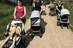 Zajęcia BuggyGym, czyli aktywne spacery z wózkami to propozycja dla mam, które chcą bezpiecznie i własnym tempem wrócić do formy.