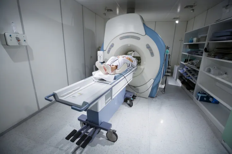 Badania tomografii komputerowej i rezonansu magnetycznego niejednokrotnie są kluczowe w postawieniu odpowiedniej diagnozy czy skierowaniu pacjenta na odpowiednie leczenie. 