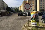 Takimi plakatami zostało "oblepionych" wiele latarni ulicznych w południowych dzielnicach Gdańska.