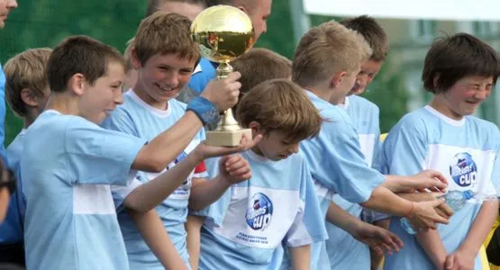 Zwycięska drużyna będzie reprezentowała Polskę na Piłkarskim Pucharze Dzieci Danone.