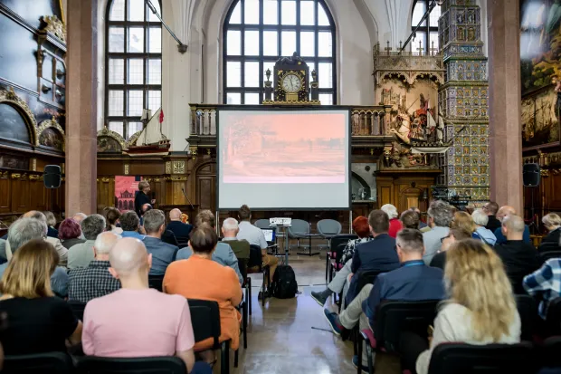 Prezentacja koncepcji architektonicznych dla Westerplatte miała miejsce w Dworze Artusa. 
