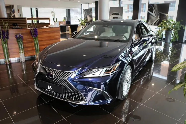 Nowy Lexus ES