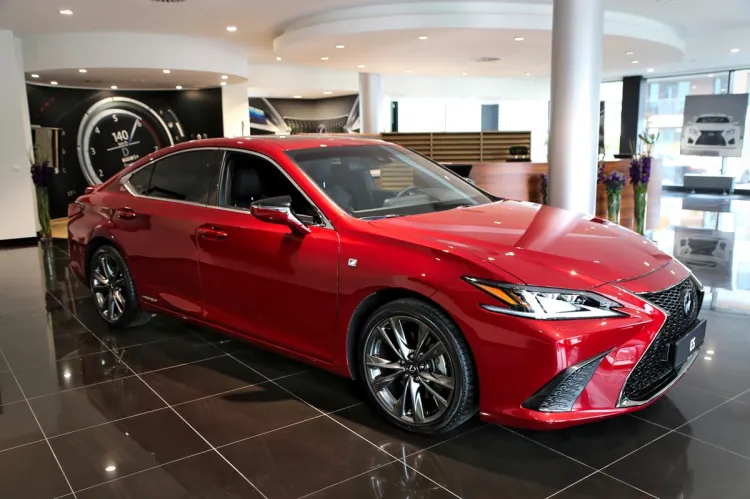 Nowy Lexus ES