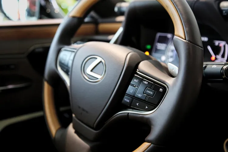 Nowy Lexus ES