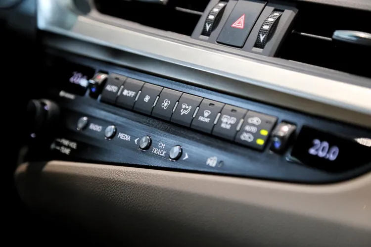 Nowy Lexus ES
