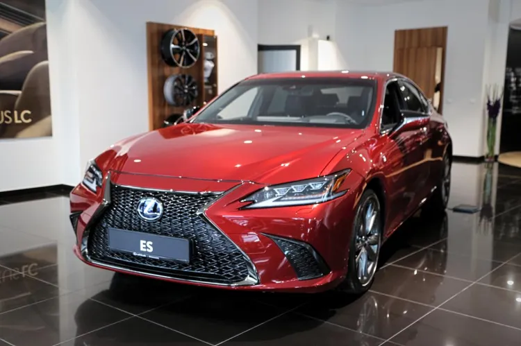 Nowy Lexus ES