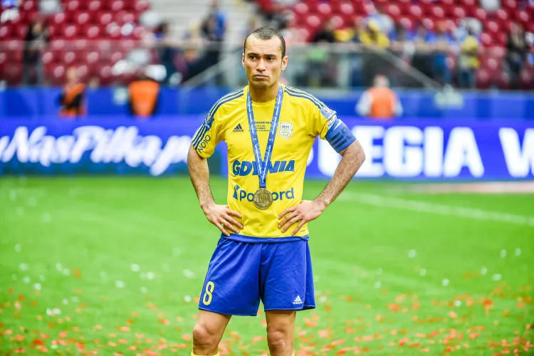 Marcus w poprzednim sezonie często bywał kapitanem Arki Gdynia. W tej roli wystąpił m.in. w finale tegorocznego Pucharu Polski.