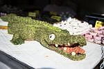 Krokodyl z suszonych owoców to jedna z kulinarnych ciekawostek tegorocznego Jarmarku św. Dominika. Znajdziemy go na ul. Grobla IV.