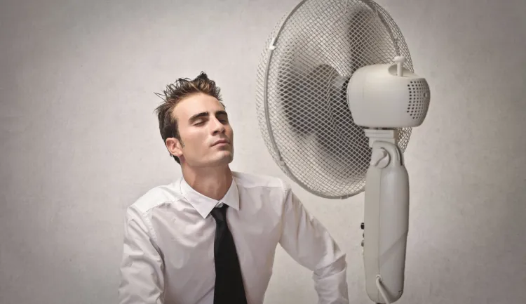 Według przepisów bhp temperatura w biurze nie powinna przekraczać 30 stopni Celsjusza.