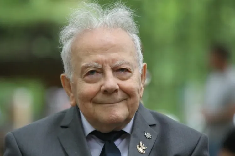 Prof. Andrzej Januszajtis w sobotę będzie obchodził 90. urodziny. 