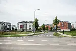 Gdynia. Skrzyżowanie ul. Wiczlińskiej i Filipkowskiego. Deweloper, który buduje tu większość osiedli sfinansował budowę nowej drogi. 