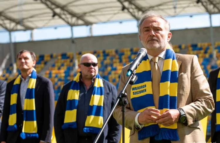 Wojciech Szczurek, prezydent Gdyni zapewnia, że do projektu "Wielka Arka" mogą przystąpić również inne kluby oraz deklaruje, że te, które pozostaną poza, współpracować będą z miastem na dotychczasowych zasadach.