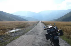 Jedną z bohaterek konferencji będzie Ania Jackowska, samotnie przemierzająca świat na motocyklu.