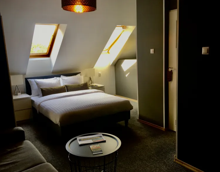Dwa pokoje hotelowe o wysokim standardzie przekazano uczniom jako pracownie w Zespole Szkół Gastronomiczno-Hotelarskich w Gdańsku. 