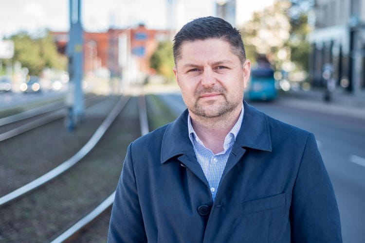 Jacek Hołubowski walczy o urząd prezydenta Gdańska z komitetu Gdańsk Tworzą Mieszkańcy.