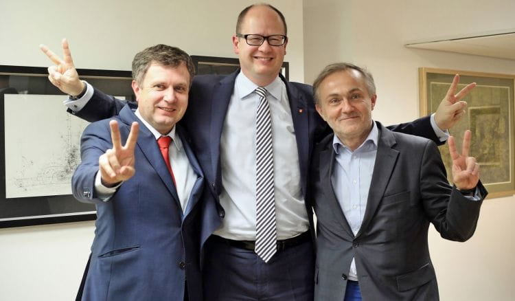 Prezydenci Sopotu, Gdańska i Gdyni nie szczędzą środków, by utrzymać się na stanowiskach.