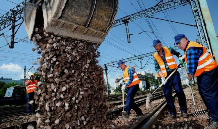 Niemal trzy lata będą trwały prace na torach dalekobieżnych magistrali kolejowej w Trójmieście.