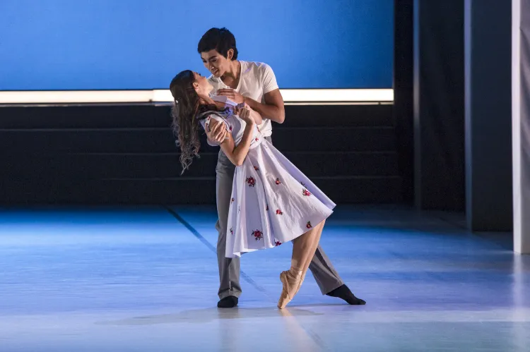 Piękna opowieść o miłości, pokonującej granice życia i śmierci, to popisowe partie dla tancerzy kreujących Giselle i Alberta. Podczas premiery wspaniale zaprezentowali się w nich Maria Kielan i Gento Yoshimoto (na zdjęciu). 
