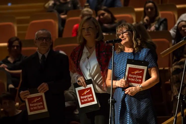 Podczas koncertu Fundacja Hospicyjna wręczyła nagrody tym, którzy wspierają ją najbardziej. 