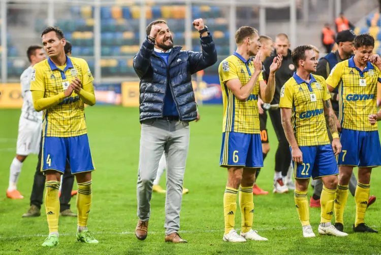 Zbigniew Smółka cieszy się z passy czterech meczów bez porażki i zapowiada, że jego piłkarze czekają na więcej.