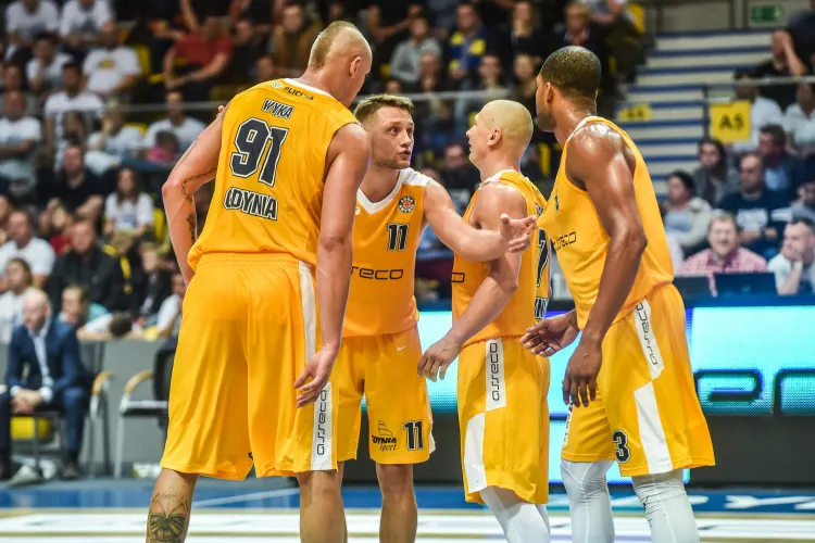 Koszykarze Arki Gdynia mają wiele do przedyskutowania w sprawie czwartych kwart w Eurocup.