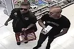 Poszukiwani w związku z kradzieżą w sklepie z kosmetykami.