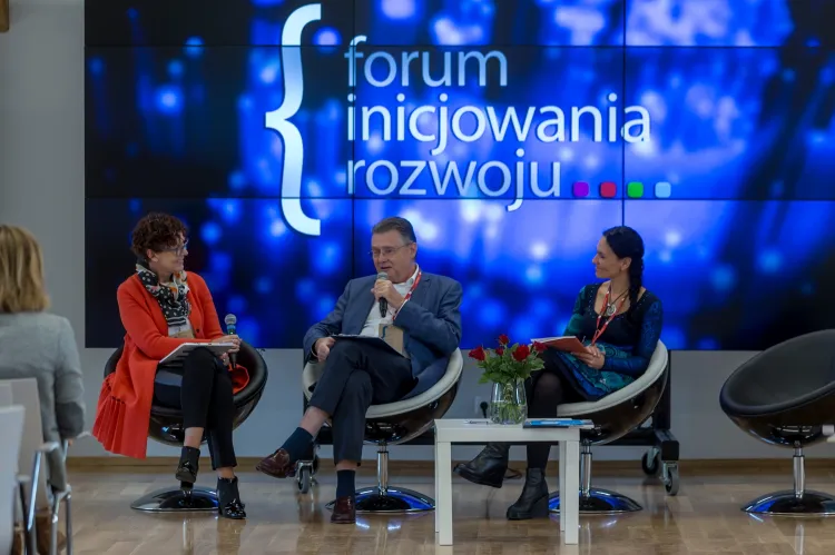 Ewa Sowińska zastępca prezesa Krajowej Rady Biegłych Rewidentów, profesor Andrzej Blikle przedsiębiorca, promotor koncepcji tzw. turkusowego zarządzania oraz Paula Rettinger dyrektorka Festiwalu Wrażliwego.