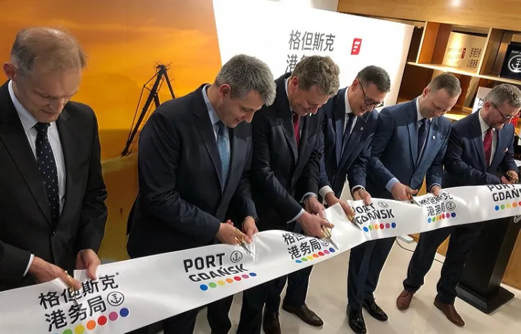 Zadaniem Biura Portu Gdańsk jest wzmacnianie już istniejącego partnerstwa z chińskimi firmami, pozyskiwanie nowych klientów oraz koordynacja wzajemnej współpracy, także w sferze inwestycji. 
