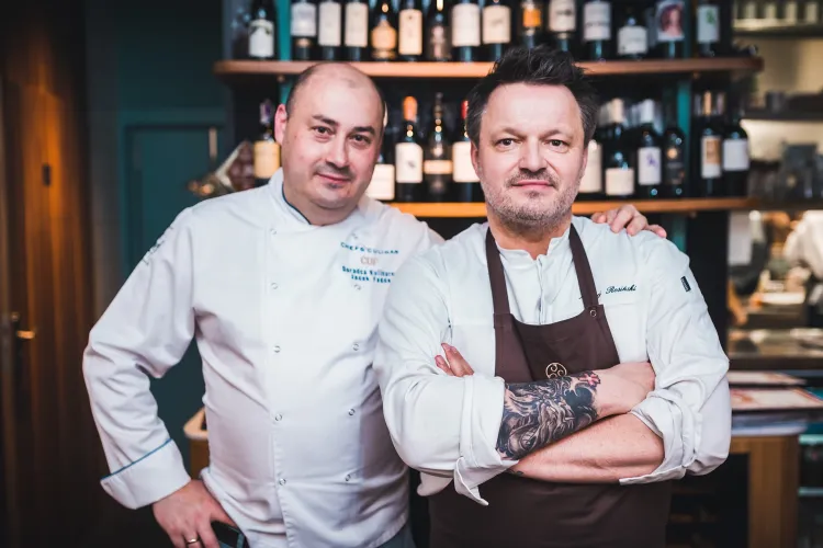 Podczas czwartej kolacji z cyklu Guest Chef siedmiodaniowe menu przygotowali szefowie kuchni: Jacek Fedde i Maciej Rosiński 