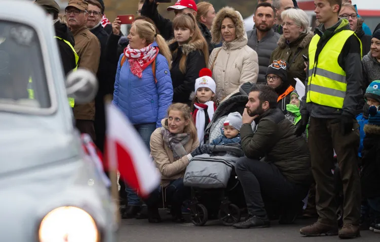 Gdańska parada zawsze ma charakter rodzinny. Jest tu tak bezpiecznie, że rodzice nie wahają się zabierać ze sobą na marsz najmłodszych. 