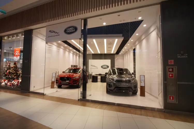 Tak wygląda salon wystawowy British Automotive.