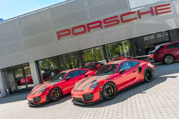 Porsche 911 GT2 RS - 1 mln 638 tys. zł.
