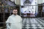 Ojciec Michał Osek, subprzeor klasztoru dominikanów w Gdańsku, koordynujący działania w celu ratowania świątyni.  