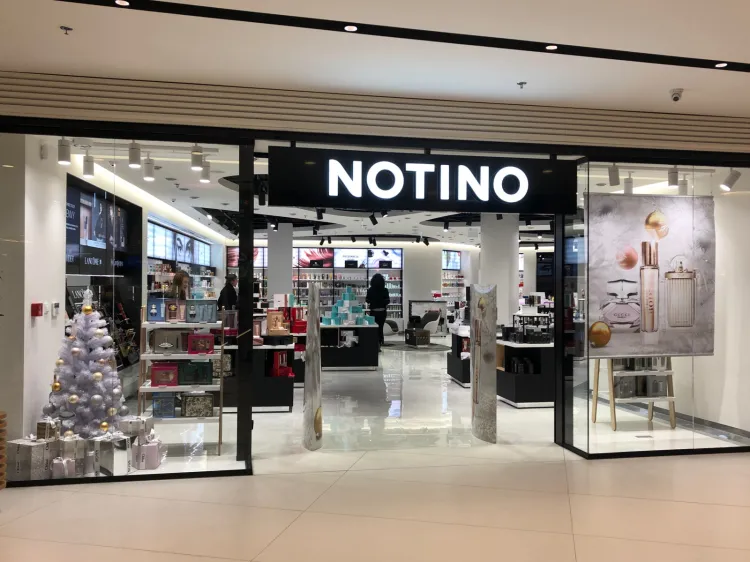 Sklep Iperfumy by Notino w Galerii Madison w Gdańsku, jest ósmym miejscem w Polsce, gdzie można odbierać perfumy i kosmetyki zamówione przez tę witrynę internetową.