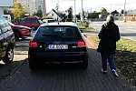 Kierowcy w Gdyni nie mają oporów przed zaparkowaniem w żadnym miejscu.
