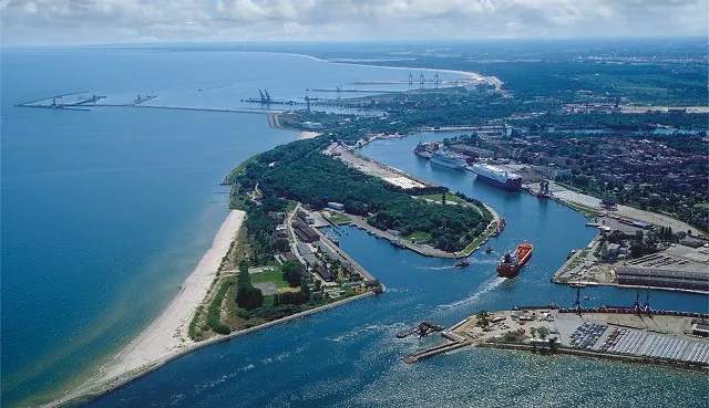 Gdańsk został rekordzistą wśród polskich portów. W 2010 roku osiągnął wzrost przeładunków wynoszący 44,1 proc. w stosunku do roku 2009. 