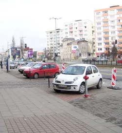 Od soboty przy jezdni w kierunku centrum Gdańska na al. Grunwaldzkiej będą mogły parkować auta dostawcze.