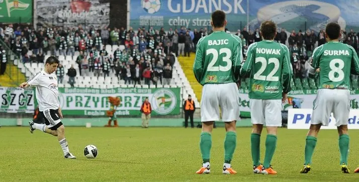 Marko Bajicia z gry wyeliminowała kontuzja, a Paweł Nowak i Łukasz Surma przypomną się w Krakowie, z którego to miasta się wywodzą. 
