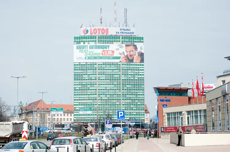 Zieleniak to nie tylko biurowiec, ale też największy w Gdańsku słup ogłoszeniowy.