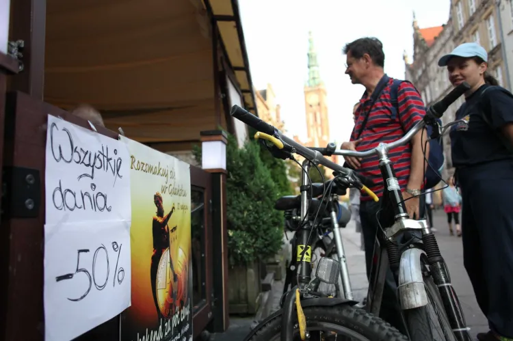 Lokale biorące udział w akcji będą oznakowane plakatem z Neptunem i hasłem "Rozsmakuj się w Gdańsku". 