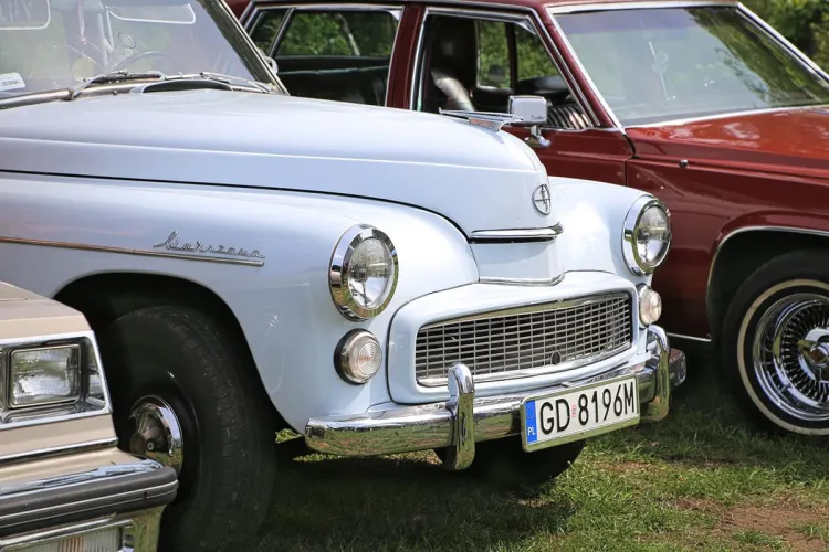 Polski Związek Motorowy porozumiał się z Compensą w sprawie zniżek na ubezpieczenie OC dla pojazdów zabytkowych.