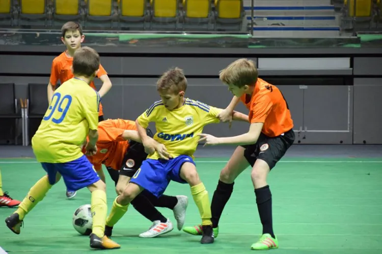 Mecze młodych adeptów piłki nożnej będą odbywały się w hali Gdynia Arena. 