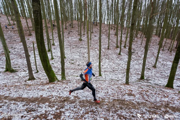 W ostatniej odsłonie City Trail biegacze rywalizowali w zimowej scenerii.